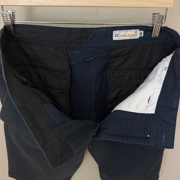 VOLCOM Frickin Stretch Shorts Navy Twill Flat Front Chino Size 32 True to This - Picture 10 of 16